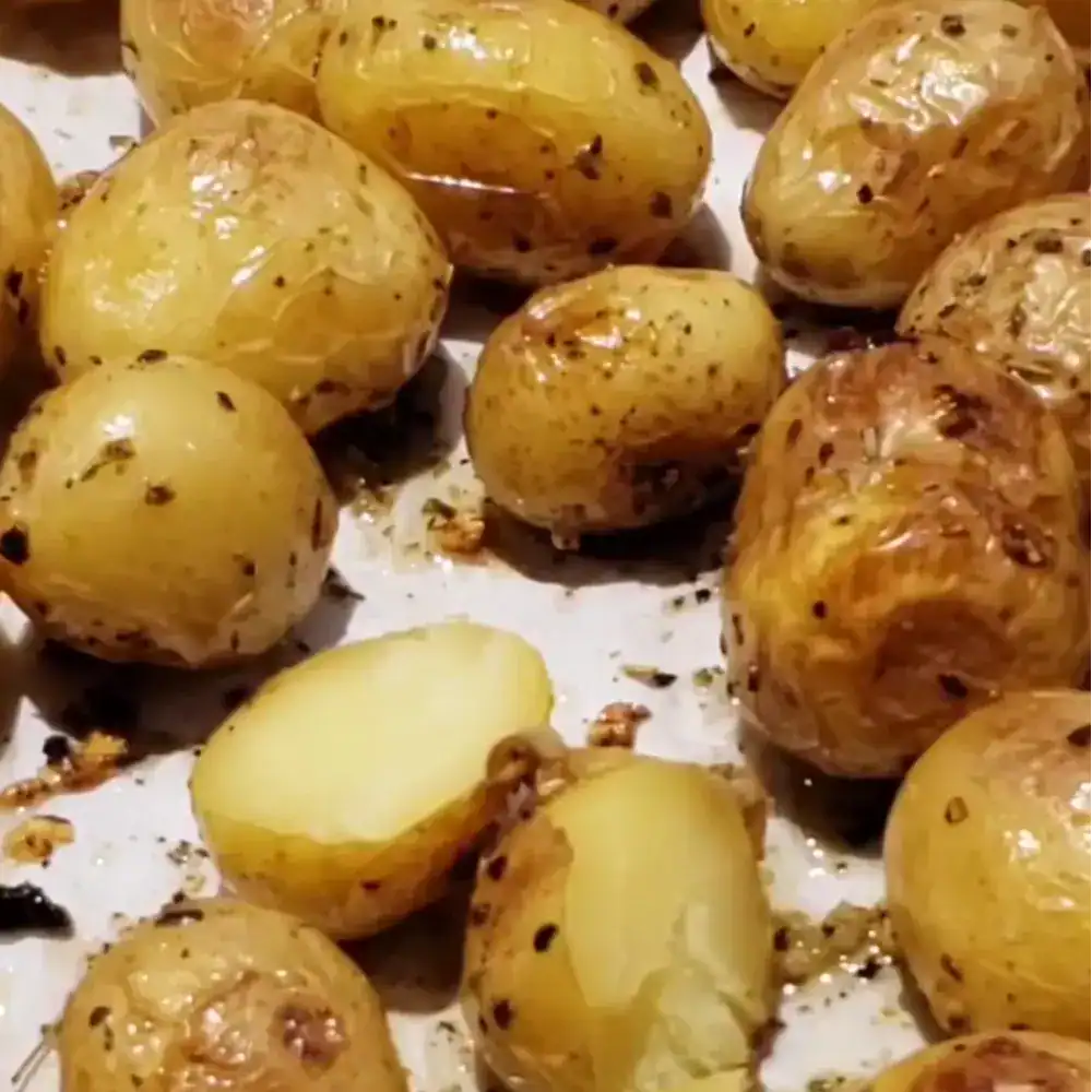 Crispy roasted baby potatoes with garlic and parmesan